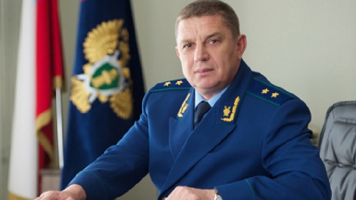Доходы в семье прокурора Ростовской области сократились на 800 тысяч рублей