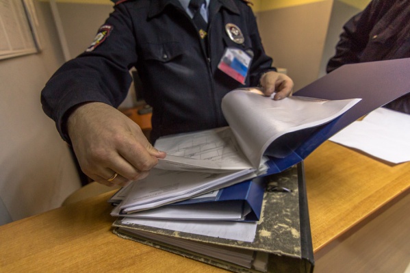 Полицейские в отношении нарушителя возбудили уголовное дело Полицейские в отношении нарушителя возбудили уголовное дело