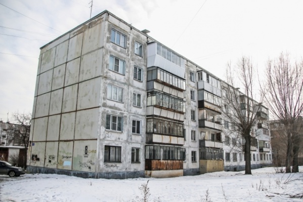 На хрущевки сейчас приходится около 10% всего выставленного на продажу вторичного жилья. На хрущевки сейчас приходится около 10% всего выставленного на продажу вторичного жилья.