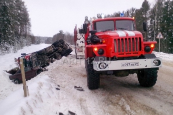 В обоих случаях необходима была помощь пожарных В обоих случаях необходима была помощь пожарных