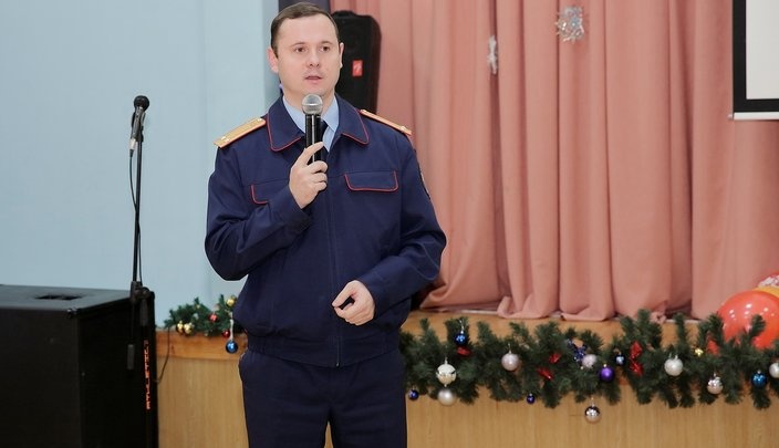 Сотрудник Южного СУТ СК России рассказал в гимназии №35 о безопасности на железной дороге