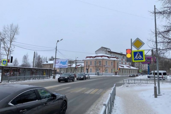 С появлением светофора удобнее и безопаснее будет подходить к больницам и пациентам С появлением светофора удобнее и безопаснее будет подходить к больницам и пациентам