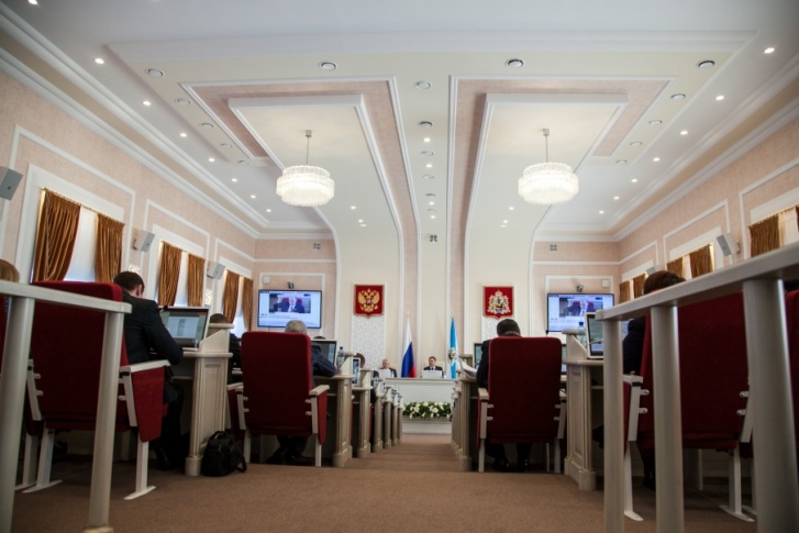 Уже в третий раз на сессию Архоблсобрания выносится проект закона о референдуме Уже в третий раз на сессию Архоблсобрания выносится проект закона о референдуме