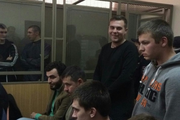 Двое признали свою вину, а двое ее отрицают Двое признали свою вину, а двое ее отрицают