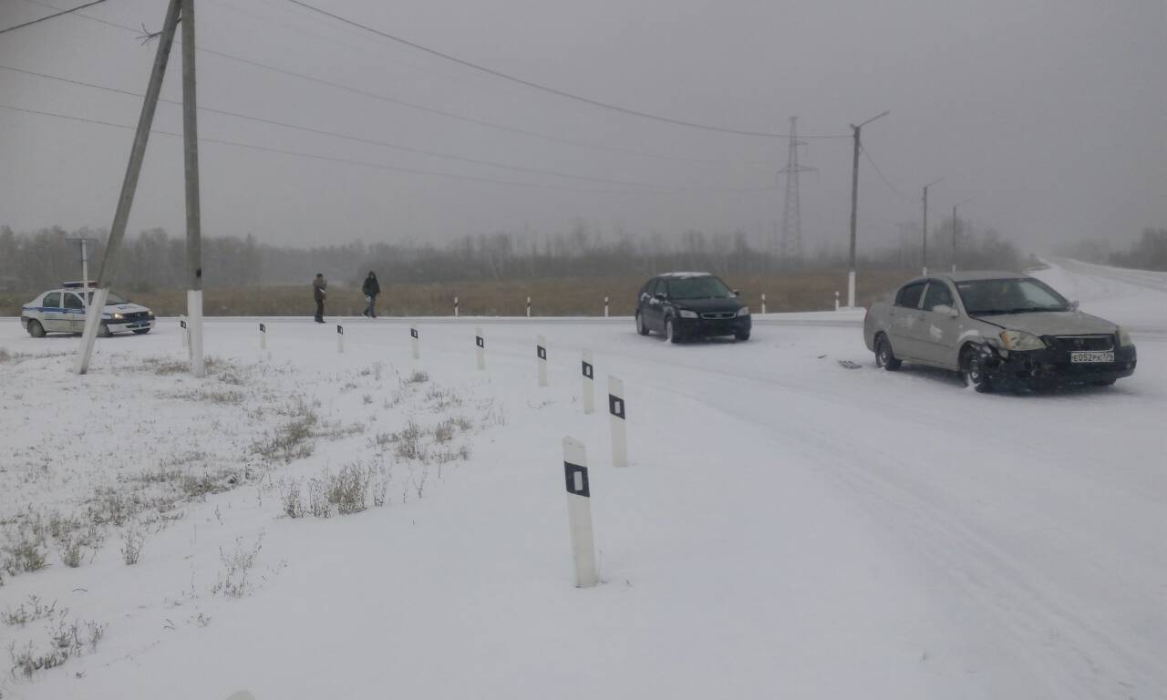 Снегом завалило трассу Магнитогорск–Южноуральск Снегом завалило трассу Магнитогорск–Южноуральск