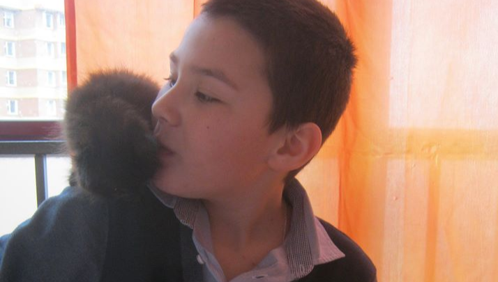 9-летнего мальчика из Красноярска наградили за спасение брошенных котят