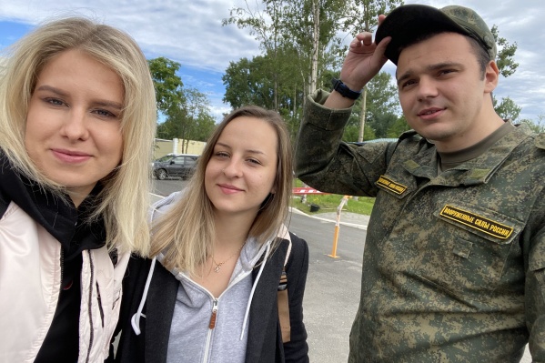 Из Москвы на суд к Руслану прилетела политик Любовь Соболь Из Москвы на суд к Руслану прилетела политик Любовь Соболь 