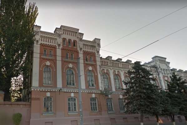 Это здание построили в 1900 году Это здание построили в 1900 году