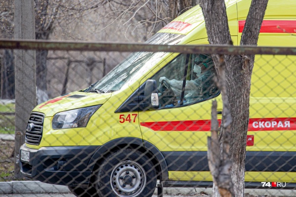 Заболевшая сотрудница скорой помощи доставлена в больницу Заболевшая сотрудница скорой помощи доставлена в больницу