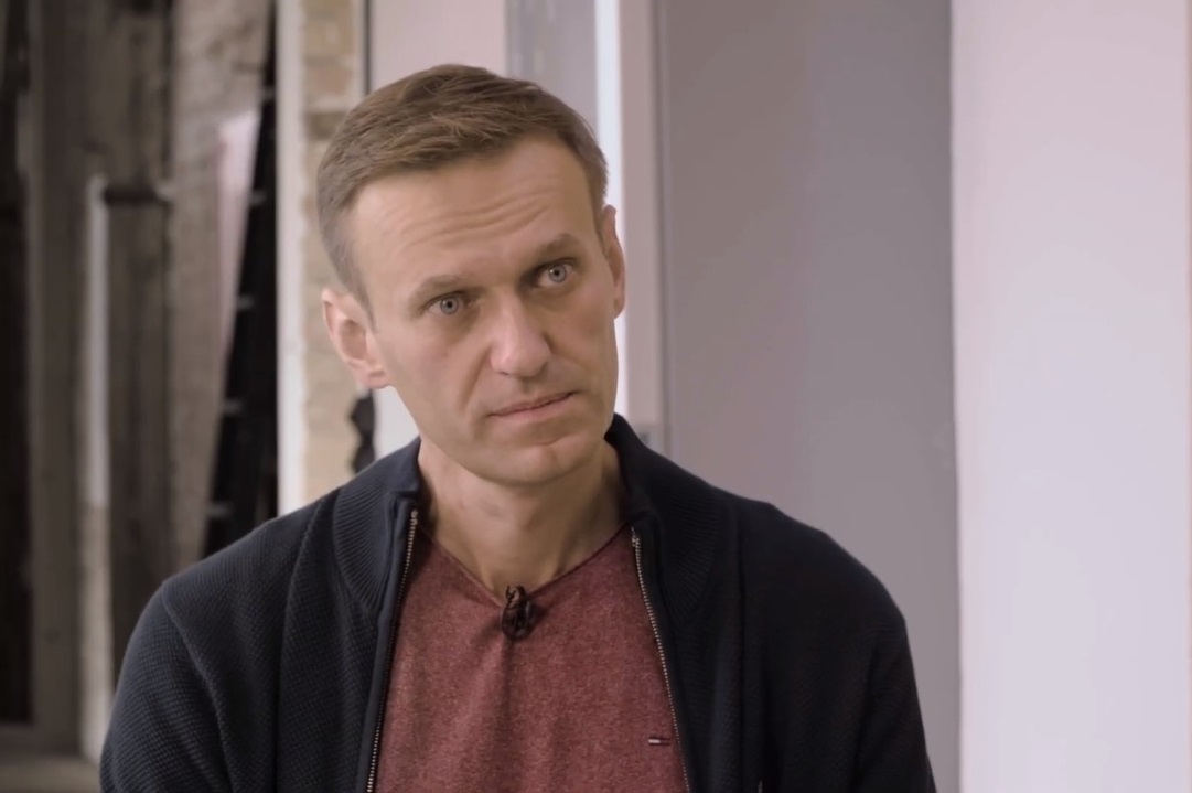 «Они просто ждали, что всё-таки я помру»: Навальный рассказал Дудю, почему его держали в Омске