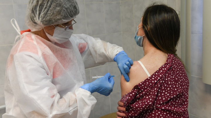 В Свердловской области ввели обязательную вакцинацию. Публикуем документ
