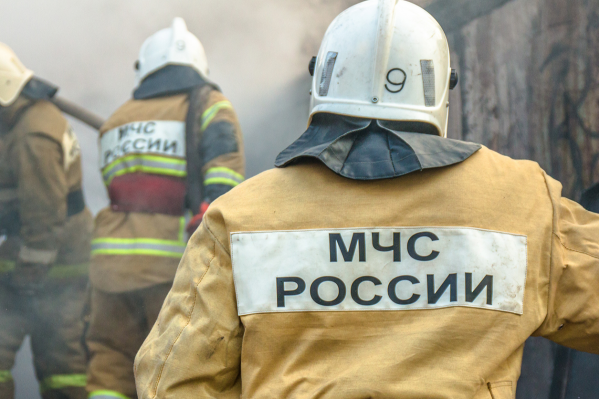 Пожарные приехали тушить троллейбус и нашли внутри тело мужчины Пожарные приехали тушить троллейбус и нашли внутри тело мужчины