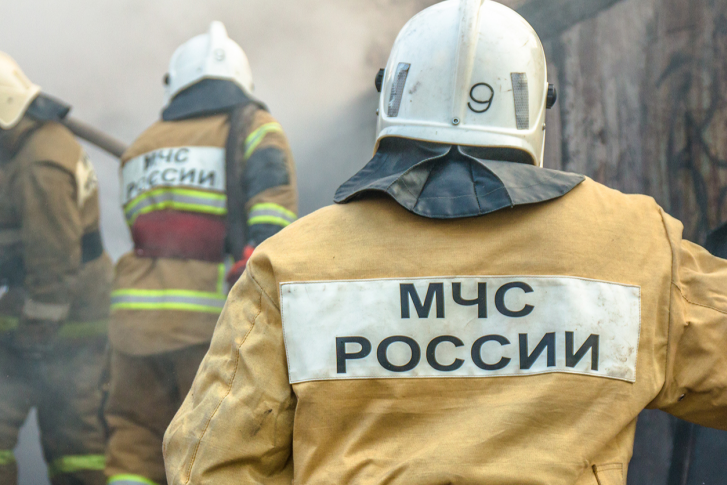 Пожарные приехали тушить троллейбус и нашли внутри тело мужчины Пожарные приехали тушить троллейбус и нашли внутри тело мужчины