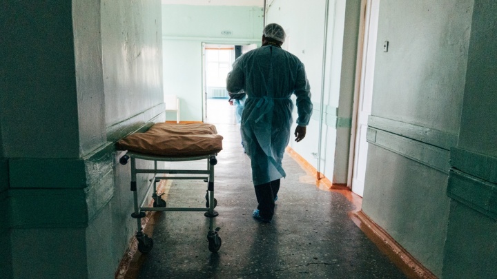 В Прикамье за сутки скончались три пациента с COVID-19, еще одному диагноз поставили посмертно