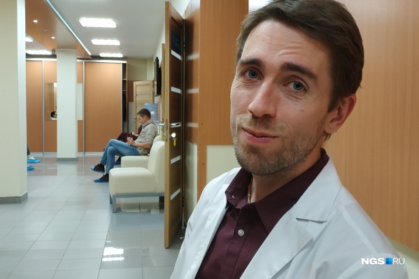 Геннадий Илларионов увидел объявление, что в клинику требуется «внук», и решил попробовать Геннадий Илларионов увидел объявление, что в клинику требуется «внук», и решил попробовать