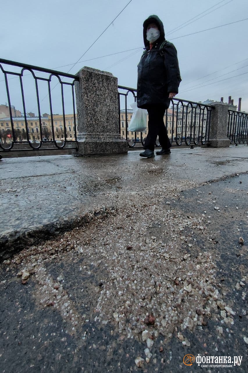 перекресток набережной реки Фонтанки и Гороховой улицы днем 27 ноября<br><br>автор фото Михаил Огнев / «Фонтанка.ру»<br>