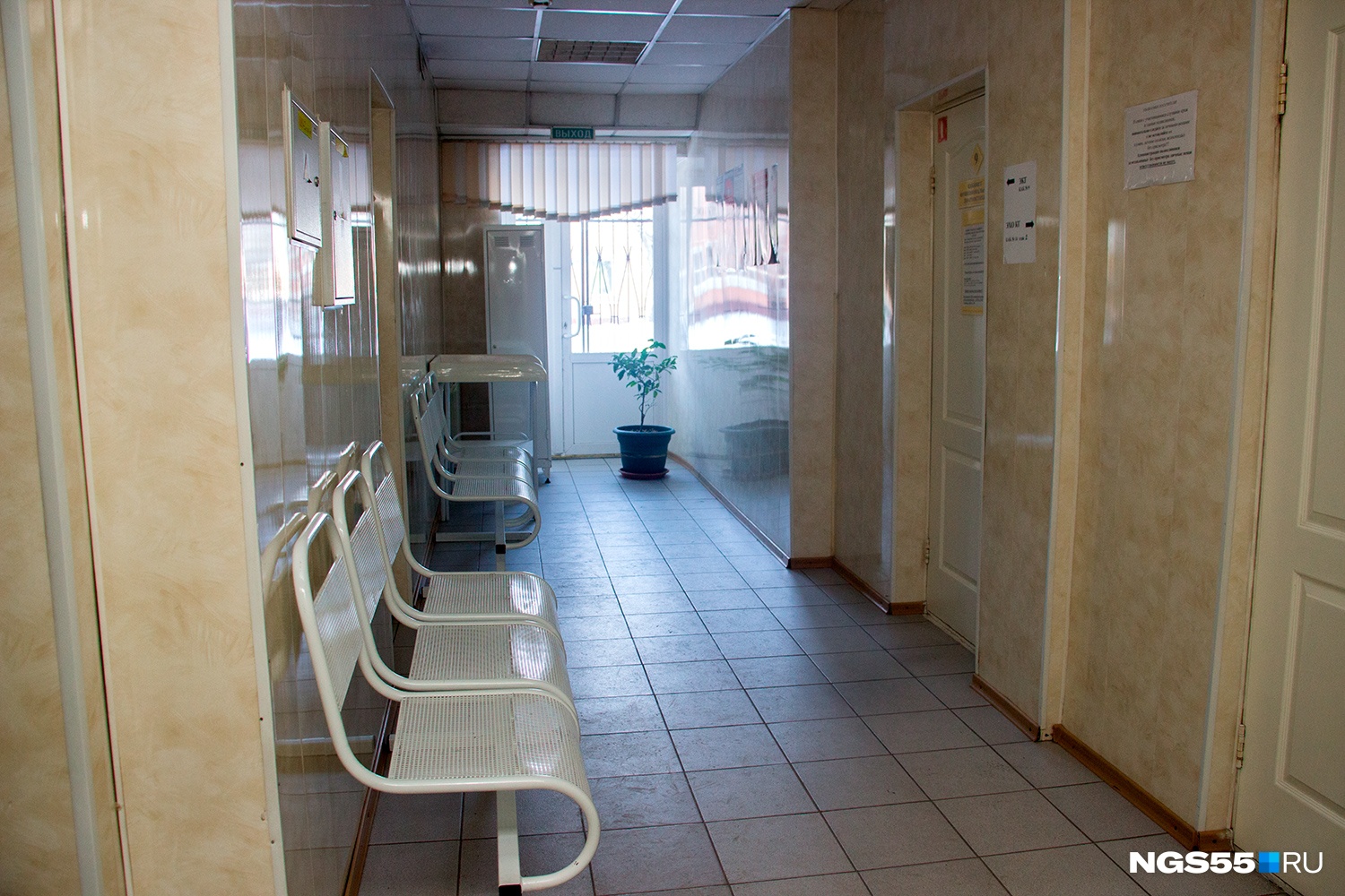 Губернатор заявил, что в Омской области заболел коронавирусом почти каждый пятый врач