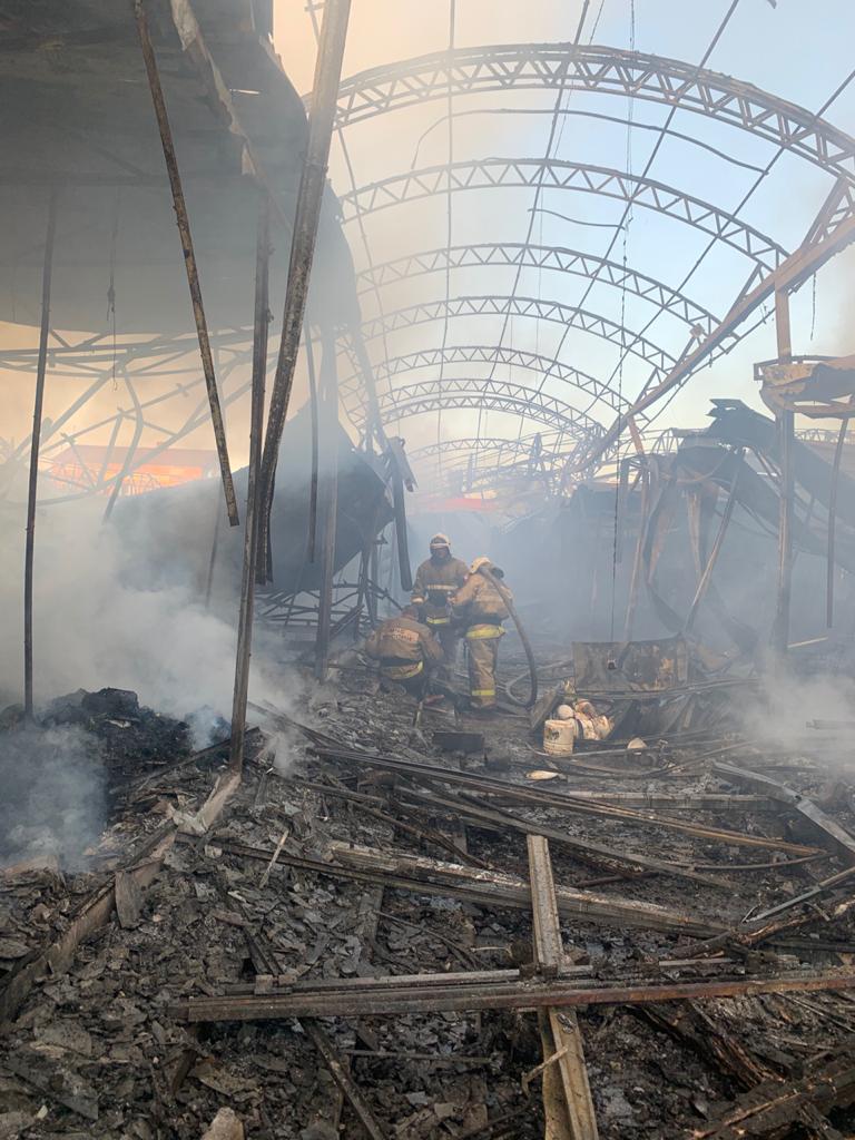 В Шахтах потушили пожар на центральном рынке