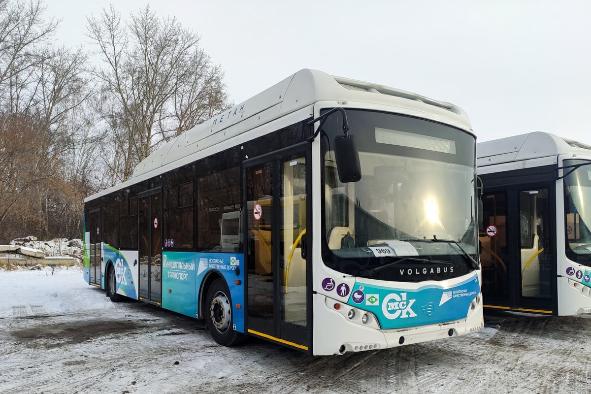 В Омск отправили оставшиеся 20 больших автобусов на метане