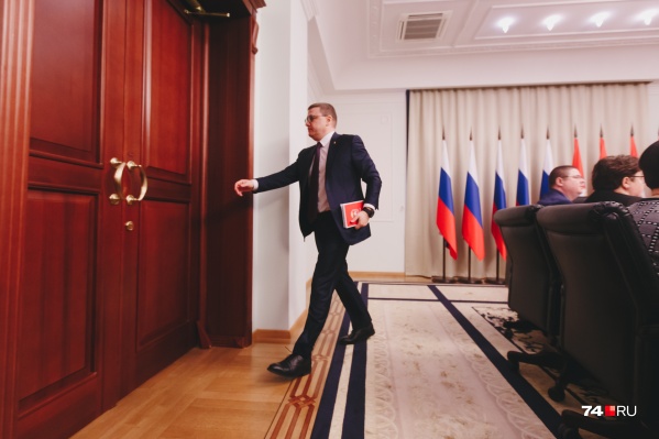 С Алексеем Текслером уже работают несколько его близких друзей и соратников. К примеру, Виктор Мамин С Алексеем Текслером уже работают несколько его близких друзей и соратников. К примеру, Виктор Мамин
