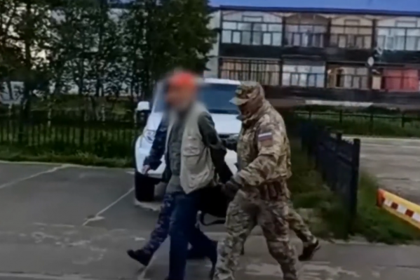 Следователи считают, что задержанные грозились распространить порочащую информацию о компании Следователи считают, что задержанные грозились распространить порочащую информацию о компании