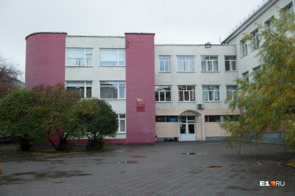 В престижных языковых гимназиях места заканчиваются очень быстро. Но в других школах они есть В престижных языковых гимназиях места заканчиваются очень быстро. Но в других школах они есть