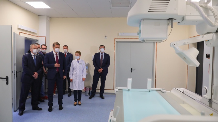 Глава Минздрава РФ остался доволен новым корпусом инфекционной больницы, построенным на Автозаводе