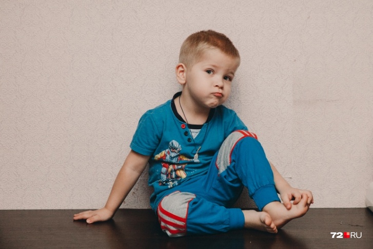 Пособия пообещали еще в январе, но дети и родители пока их не дождались
