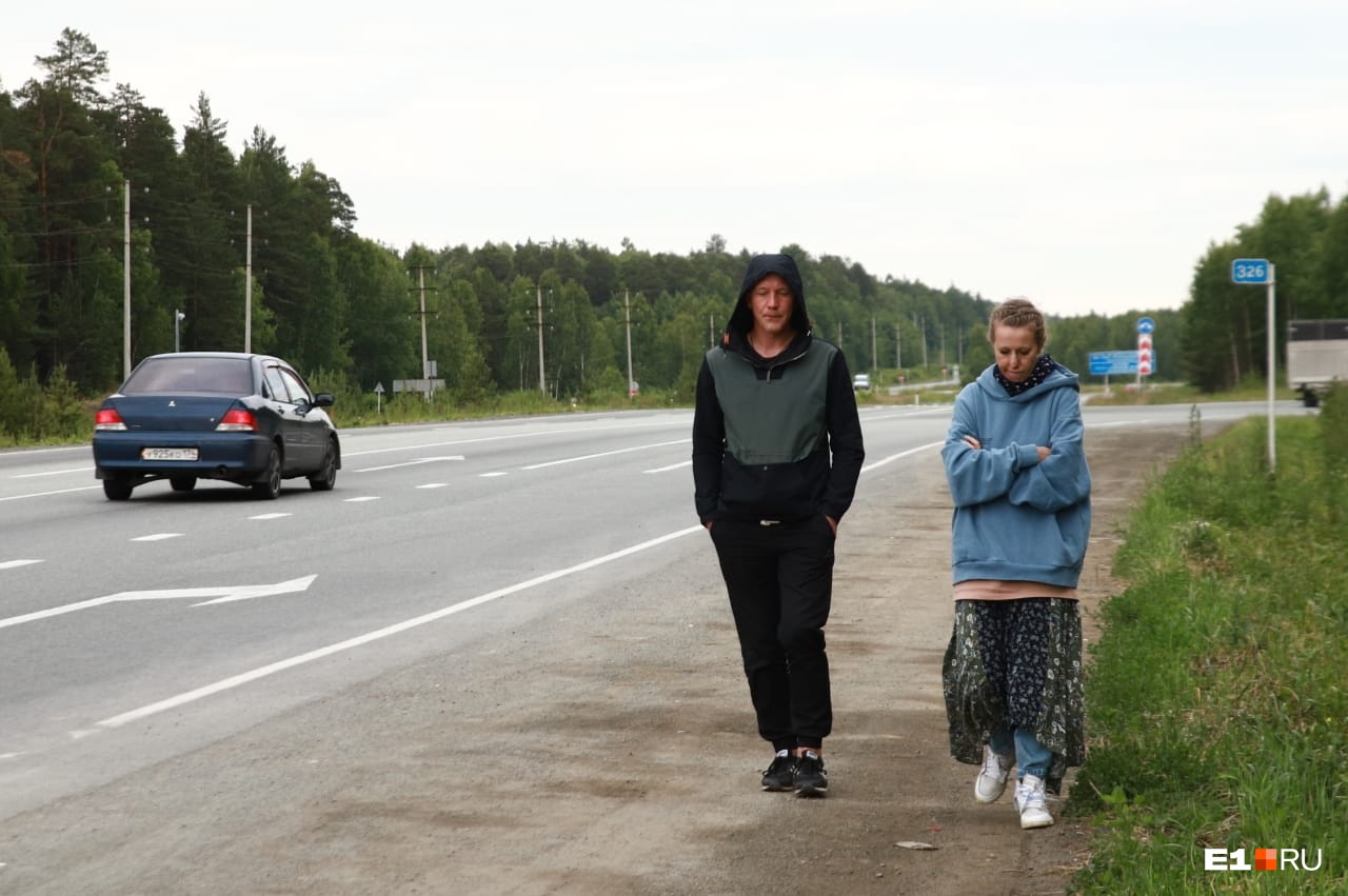 Ксения Собчак и режиссер Сергей Ерженков ждут, когда им вернут оборудование Ксения Собчак и режиссер Сергей Ерженков ждут, когда им вернут оборудование