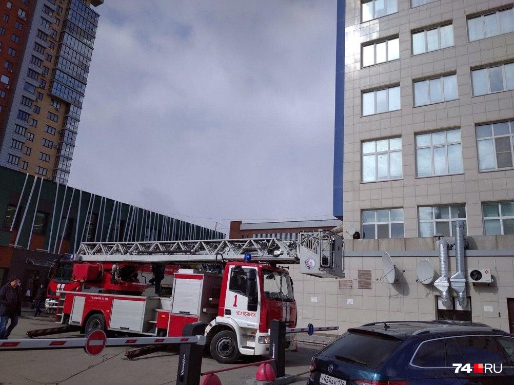 В центре Челябинска эвакуировали посетителей и работников крупного офисного центра