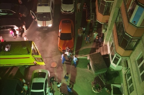 Девочка осталась жива после падения с 9-го этажа Девочка осталась жива после падения с 9-го этажа