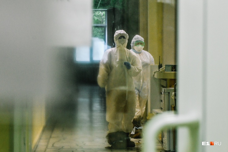 В сальской ЦРБ семь врачей заболели коронавирусом