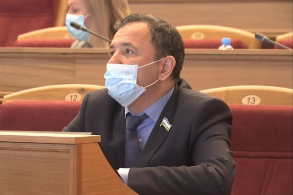 Вчера увезли Ахмадинурова с пневмонией, а сегодня диагностировали коронавирус у него Вчера увезли Ахмадинурова с пневмонией, а сегодня диагностировали коронавирус у него