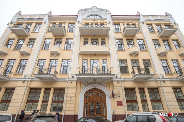Вокруг многих старинных домов Ростова сложились легенды. Но иногда байки — и не байки вовсе, а вполне исторические факты Вокруг многих старинных домов Ростова сложились легенды. Но иногда байки — и не байки вовсе, а вполне исторические факты