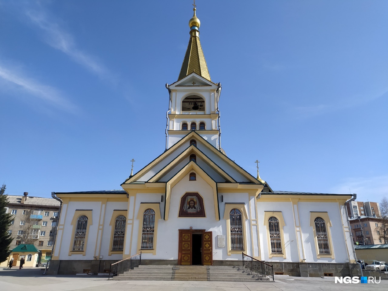 В Вознесенском кафедральном соборе почти нет людей В Вознесенском кафедральном соборе почти нет людей