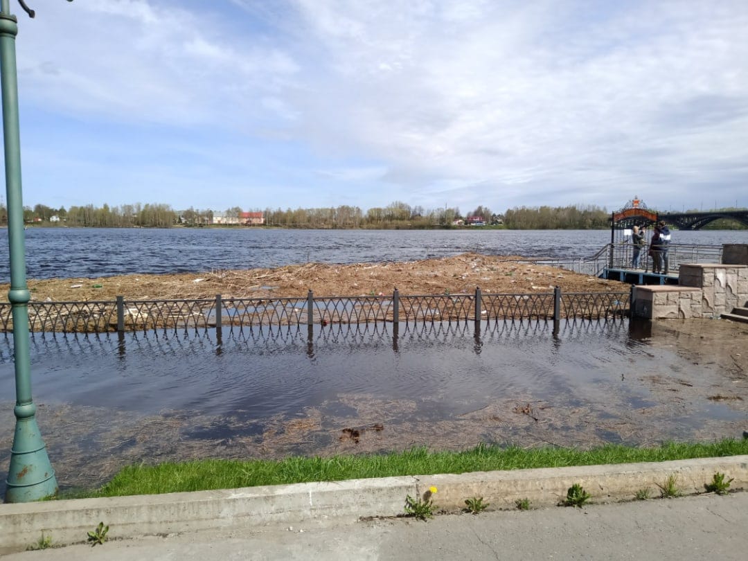 Уровень воды в Волге в Ярославле и Рыбинске превысил отметку неблагоприятного гидрологического явления