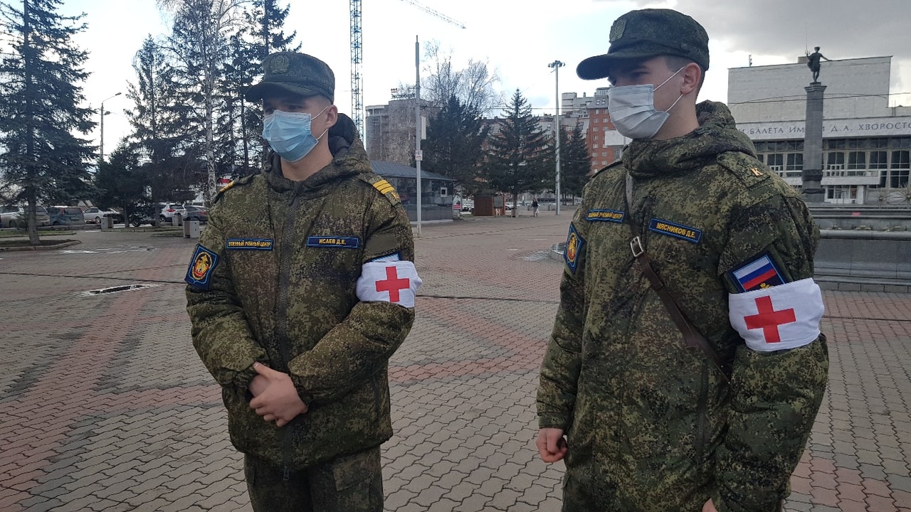 Дружинники оштрафовать не могут, но сотрудники полиции с членами административной комиссии, наделенные такими возможностями, также курсируют по улицам Дружинники оштрафовать не могут, но сотрудники полиции с членами административной комиссии, наделенные такими возможностями, также курсируют по улицам 