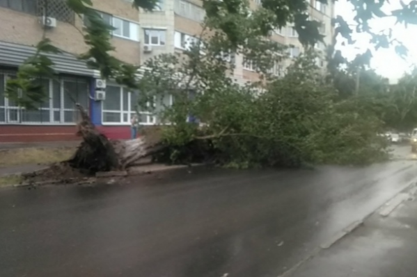 Фото с места событий присылали очевидцы Фото с места событий присылали очевидцы