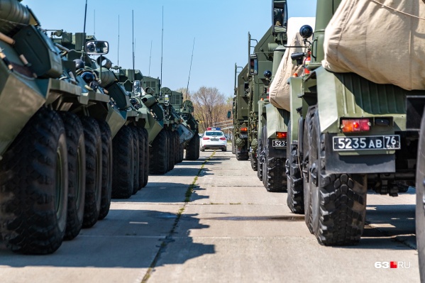 Парадные расчеты и техника скоро начнут репетиции на военном аэродроме Кряж Парадные расчеты и техника скоро начнут репетиции на военном аэродроме Кряж