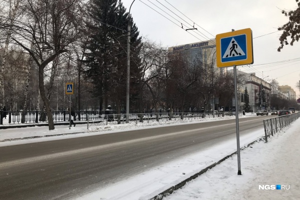 Ранее переход находился в 6 метрах от остановки, а сейчас — в 25 Ранее переход находился в 6 метрах от остановки, а сейчас — в 25