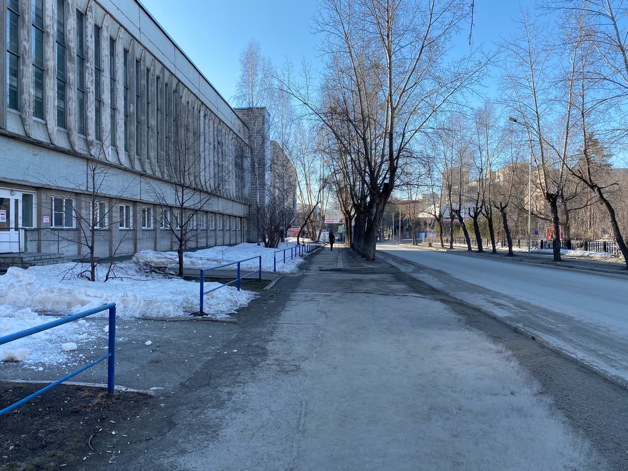 Так пустынно выглядит улица Каменская этим утром Так пустынно выглядит улица Каменская этим утром
