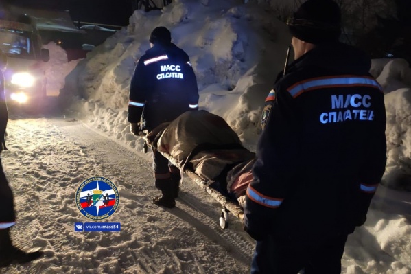 Мужчине понадобилась помощь врачей Мужчине понадобилась помощь врачей