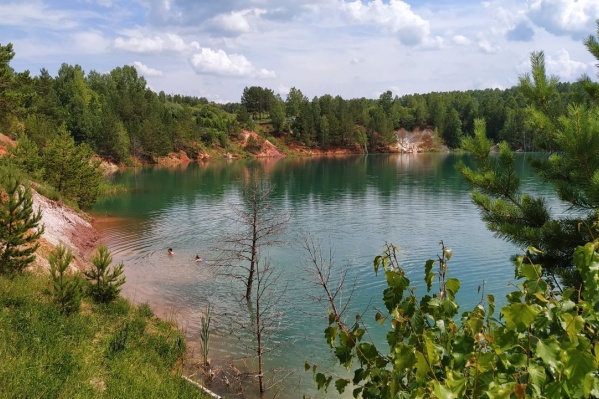 Озеро никогда не меняет цвет воды Озеро никогда не меняет цвет воды