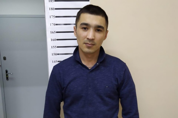 Если вы знаете, где находится подозреваемый в преступлении, — звоните в полицию Если вы знаете, где находится подозреваемый в преступлении, — звоните в полицию