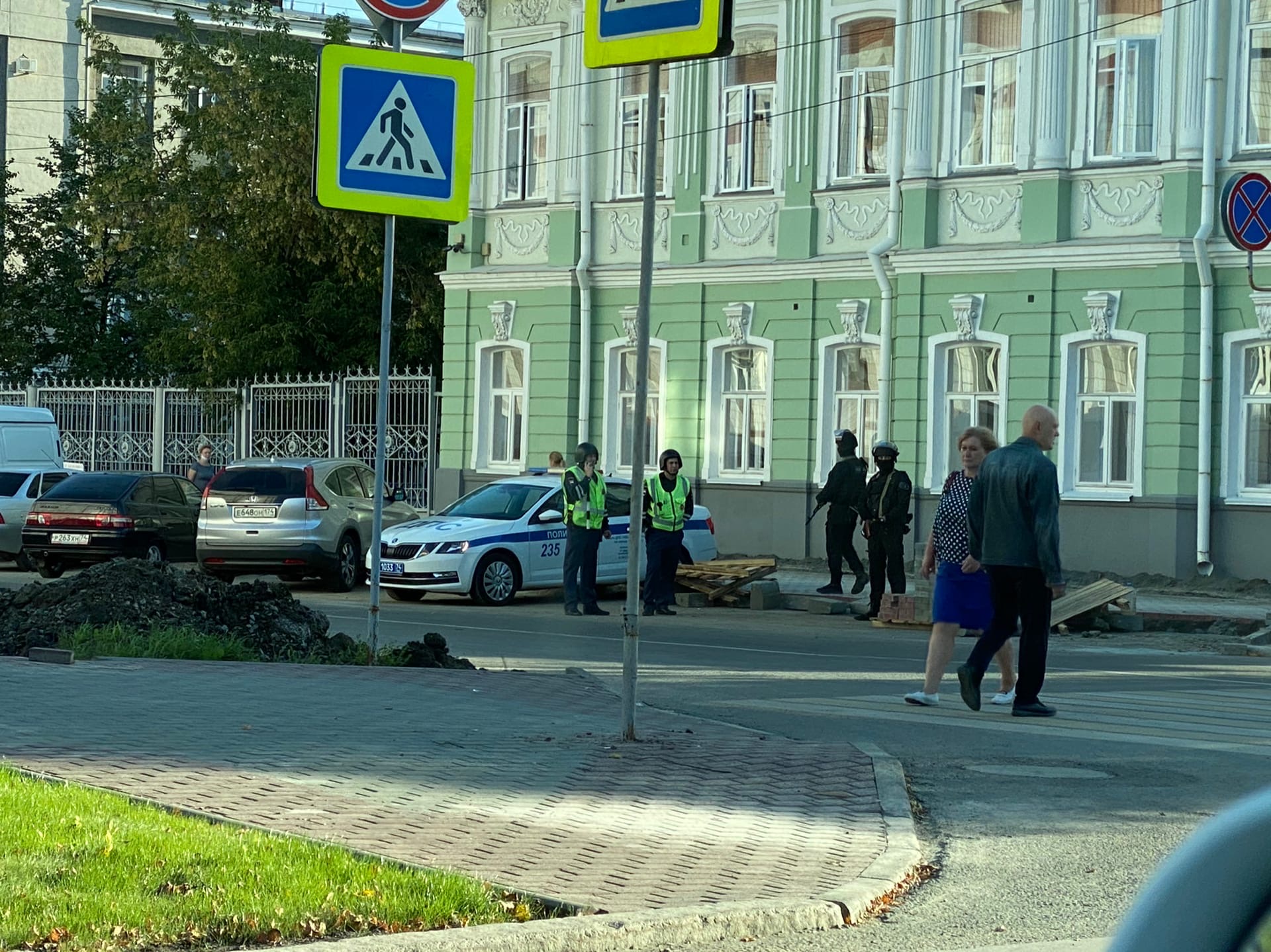 Горожан обеспокоило такое скопление вооружённых людей в форме Горожан обеспокоило такое скопление вооружённых людей в форме