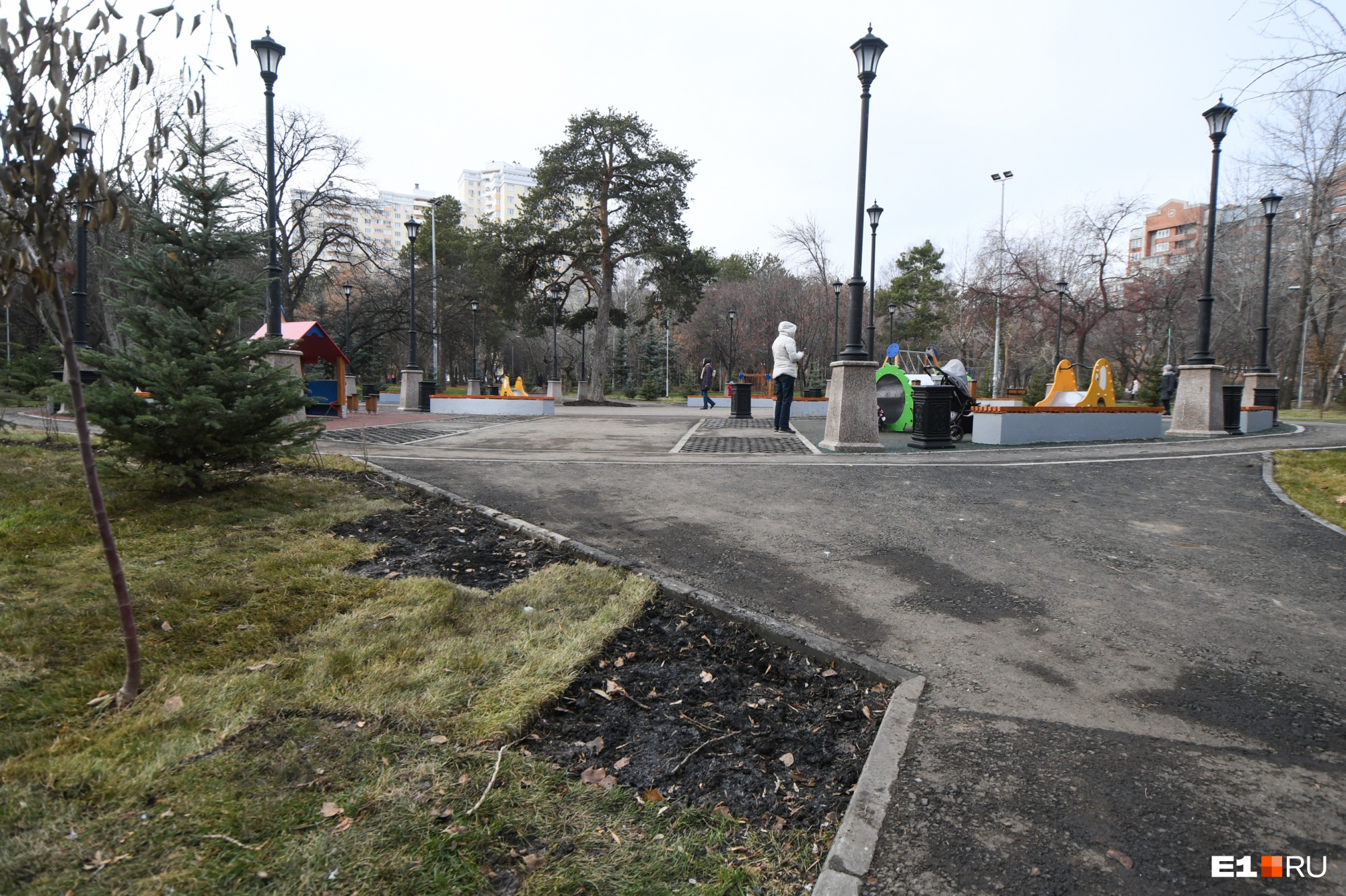 «Хоть закрывай парк и никого не пускай»: как выглядит Зеленая Роща после реконструкции