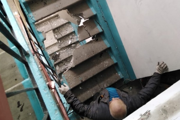 ЧП произошло в десятиэтажном доме ЧП произошло в десятиэтажном доме