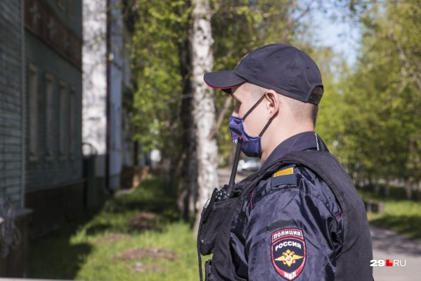 Чтобы в городе не нарушался режим изоляции, с теми, у кого обнаружен вирус, работает полиция и волонтерские бригады Чтобы в городе не нарушался режим изоляции, с теми, у кого обнаружен вирус, работает полиция и волонтерские бригады