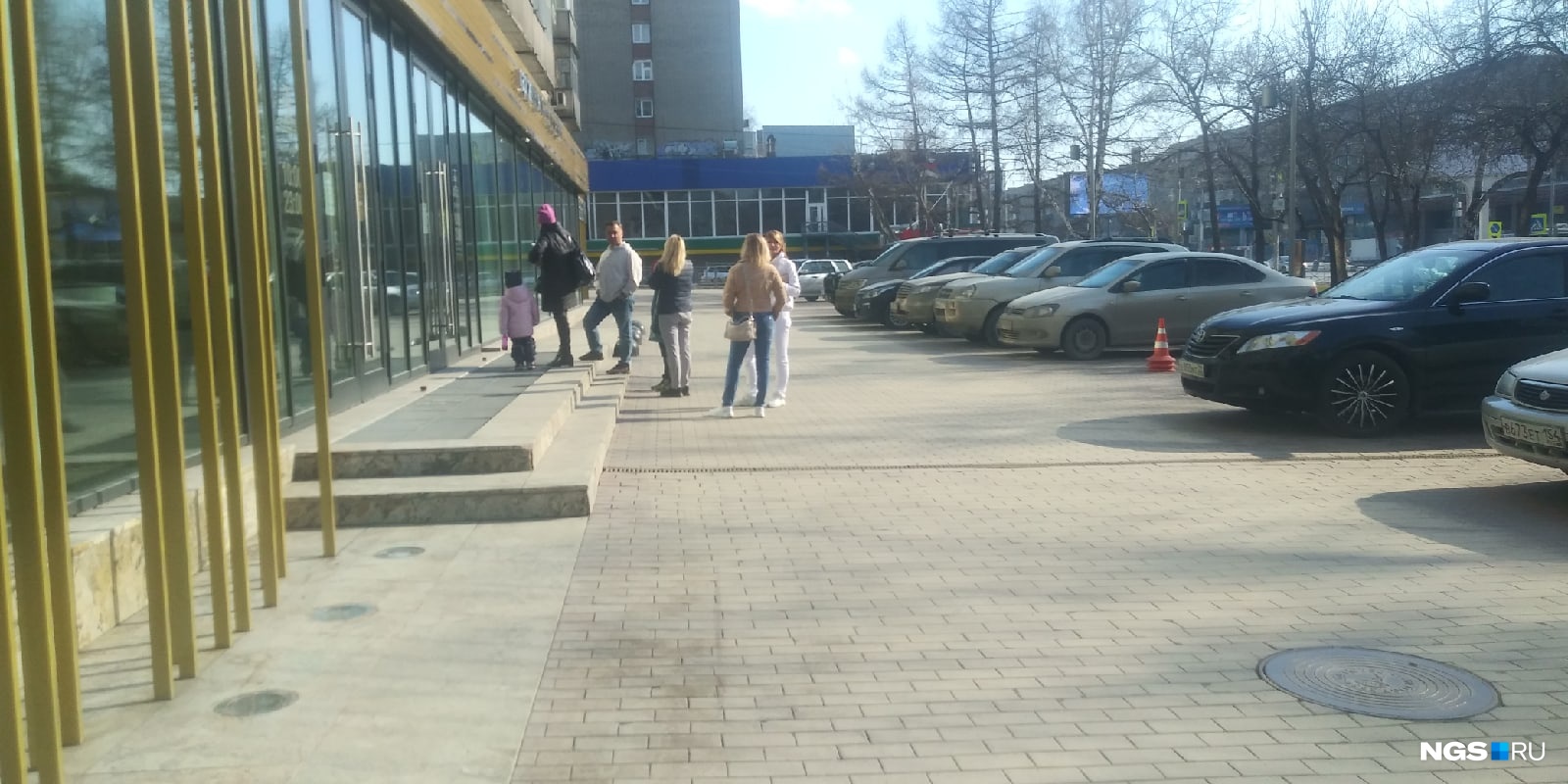 Самоизоляция самоизоляцией, но что поделать, когда на любимые духи хорошая скидка Самоизоляция самоизоляцией, но что поделать, когда на любимые духи хорошая скидка