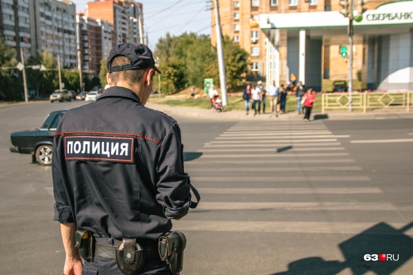 Полицейские получили ориентировку на ребенка Полицейские получили ориентировку на ребенка
